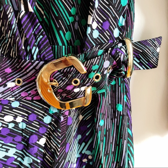 Cache wrap dress with gold C buckle - Picture 4 of 6